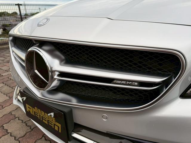 CLSクラス CLS63 S カーボンパッケージ サンルーフ ETC スマートキー クルーズコントロール バックカメラ 電動トランク パワーシート AMGレッドキャリパー カーボンPKG専用パーツ 革シート(17枚目)