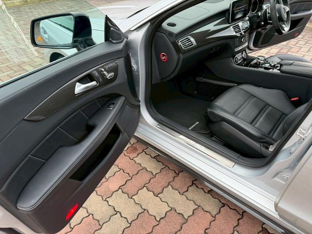 CLSクラス CLS63 S カーボンパッケージ サンルーフ ETC スマートキー クルーズコントロール バックカメラ 電動トランク パワーシート AMGレッドキャリパー カーボンPKG専用パーツ 革シート(38枚目)