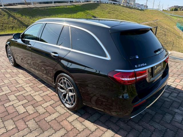 Ｅクラスステーションワゴン Ｅ２２０ｄ　ステーションワゴン　スポーツ　ＡＭＧラインインテリアＰＫＧ　エクスクルーシブＰＫＧ　レーダーセーフティーＰＫＧ　パノラミックスライディングルーフ　ブルメスタサウンド　ヘッドアップディスプレイ　ナッパレザーシート　パワーバックゲート（6枚目）
