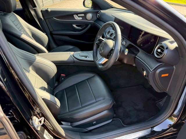 Ｅクラスステーションワゴン Ｅ２２０ｄ　ステーションワゴン　スポーツ　ＡＭＧラインインテリアＰＫＧ　エクスクルーシブＰＫＧ　レーダーセーフティーＰＫＧ　パノラミックスライディングルーフ　ブルメスタサウンド　ヘッドアップディスプレイ　ナッパレザーシート　パワーバックゲート（11枚目）