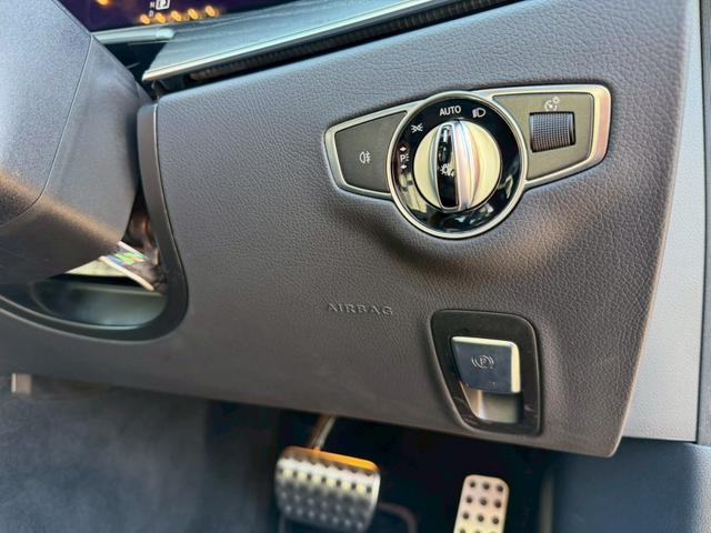 Ｅクラスステーションワゴン Ｅ２２０ｄ　ステーションワゴン　スポーツ　ＡＭＧラインインテリアＰＫＧ　エクスクルーシブＰＫＧ　レーダーセーフティーＰＫＧ　パノラミックスライディングルーフ　ブルメスタサウンド　ヘッドアップディスプレイ　ナッパレザーシート　パワーバックゲート（12枚目）
