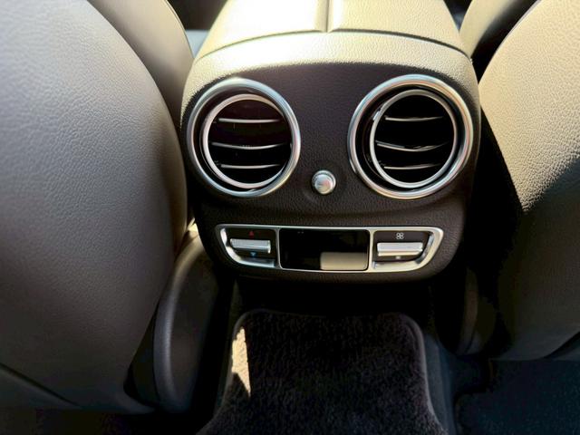 Ｅクラスステーションワゴン Ｅ２２０ｄ　ステーションワゴン　スポーツ　ＡＭＧラインインテリアＰＫＧ　エクスクルーシブＰＫＧ　レーダーセーフティーＰＫＧ　パノラミックスライディングルーフ　ブルメスタサウンド　ヘッドアップディスプレイ　ナッパレザーシート　パワーバックゲート（22枚目）