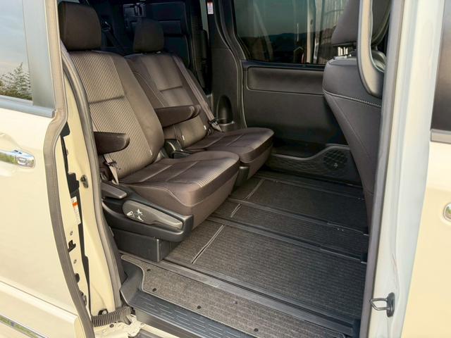 ヴォクシー ZS 煌II ZS 煌II モデリスタエアロ 純正10インチナビ Bluetoothオーディオ DVD再生 フルセグ バックカメラ クルーズコントロール 両側パワースライド LEDヘッドライト(17枚目)