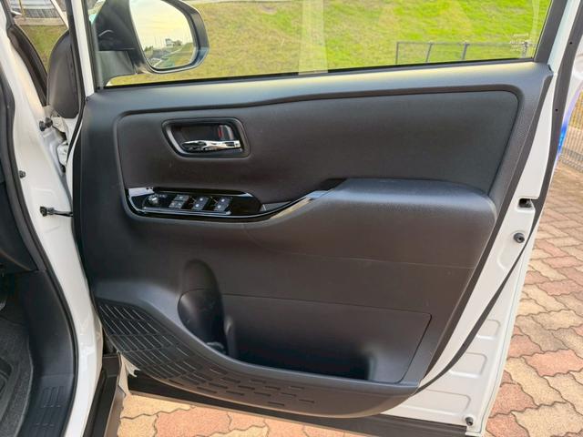 ヴォクシー ZS 煌II ZS 煌II モデリスタエアロ 純正10インチナビ Bluetoothオーディオ DVD再生 フルセグ バックカメラ クルーズコントロール 両側パワースライド LEDヘッドライト(22枚目)