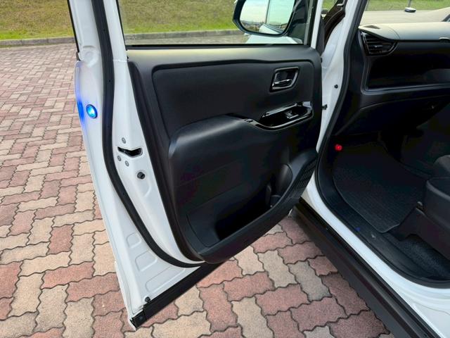 ヴォクシー ZS 煌II ZS 煌II モデリスタエアロ 純正10インチナビ Bluetoothオーディオ DVD再生 フルセグ バックカメラ クルーズコントロール 両側パワースライド LEDヘッドライト(26枚目)