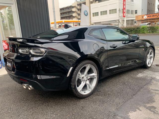 シボレーカマロ ＳＳ　ディーラ車　１オーナ　黒赤レザー　ＡｐｐｌｅＣａｒＰｌａｙ　クラウドナビ　バックモニター　デジタルインナミラー　パドルシフト　電動シート　シートヒータ　シートエアコン　ＬＥＤ　ブラインドスポットモニタ（54枚目）