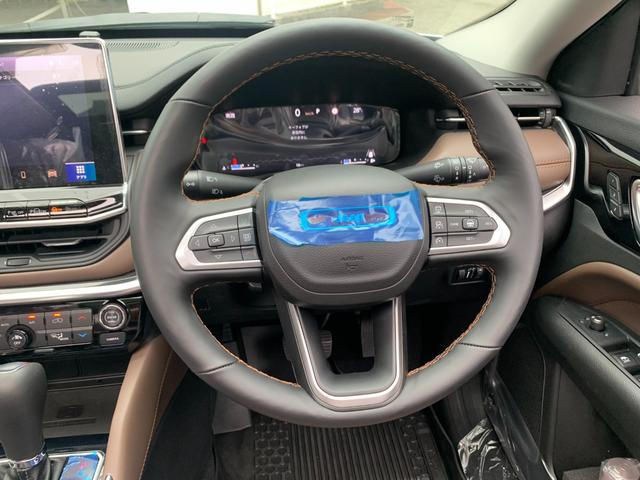 ジープ・コマンダー リミテッド　ワンオーナ　パノラマサンルーフ　茶革　シートヒータ　純正ナビ　地デジ　ＡｐｐｌｅＣａｒＰｌａｙ　アラウンドビューモニター　電動リアゲート　レーダークルーズコントロール　ブラインドスポットモニタ　ＬＥＤ（23枚目）