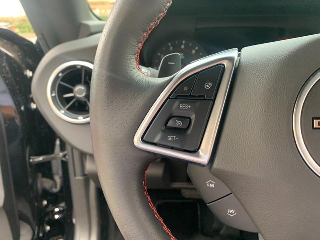 シボレーカマロ ＳＳ　ディーラ車　黒赤レザー　ＡｐｐｌｅＣａｒＰｌａｙ　クラウドナビ　バックモニター　デジタルインナミラー　パドルシフト　電動シート　シートヒーター　シートエアコン　ＬＥＤ　ブラインドスポットモニター（20枚目）