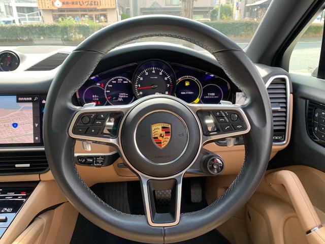 カイエンクーペ カイエンクーペ　プラチナエディション　ワンオーナ　ベージュ革　シートヒーター　スポーツクロノ　ＢＯＳＥサウンド　ＡｐｐｌｅＣａｒＰｌａｙ　純正ナビ　パノラマルーフ　全方位カメラ　電動リアゲート　ＰＤＬＳ　８ＷＡＹ電動シート　ＥＴＣ（33枚目）