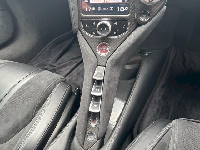 ７２０Ｓ 　パフォーマンス／フルラッピング／元色グレイシャーホワイト／正規Ｄ車／カーボンエクステリア／カーボンインテリア／全方位カメラ／Ｆリフター／クルーズコントロール／Ｂｏｗｅｒｓ＆Ｗｉｌｋｉｎｓ／鍛造ホイール（34枚目）