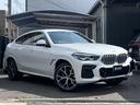 Ｘ６ ｘＤｒｉｖｅ　３５ｄ　Ｍスポーツ　ワンオーナ　黒革　コンフォートＰＫＧ　ハイラインＰＫＧ　２１インチＹスポークホイール　フットセンサー付き電動リアゲート　ステアリングヒータ　純正ナビ地デジ　全方位カメラ　アダプティブＬＥＤヘッドライト（8枚目）