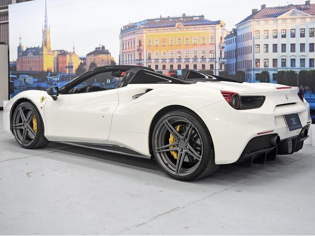 ４８８スパイダー ベースグレード　Ｂ　ポストトリムカーボンファイバー　キャバリーノヘッドレストステッチ　チタニウムエクゾーストパイプ　フロント／リヤパーキングカメラ／センサー（51枚目）