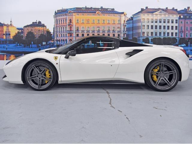 ４８８スパイダー ベースグレード　Ｂ　ポストトリムカーボンファイバー　キャバリーノヘッドレストステッチ　チタニウムエクゾーストパイプ　フロント／リヤパーキングカメラ／センサー（56枚目）