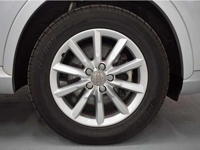 Q3 2.0TFSIクワトロ170PS Sトロニック 4WD 障害物センサー ルーフレール ETC HDDナビ バックカメラ 過給器設定モデル ディスプレイオーディオ 頸部衝撃緩和ヘッドレスト(7枚目)