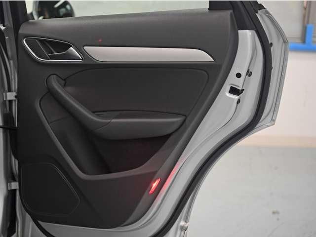 Q3 2.0TFSIクワトロ170PS Sトロニック 4WD 障害物センサー ルーフレール ETC HDDナビ バックカメラ 過給器設定モデル ディスプレイオーディオ 頸部衝撃緩和ヘッドレスト(20枚目)