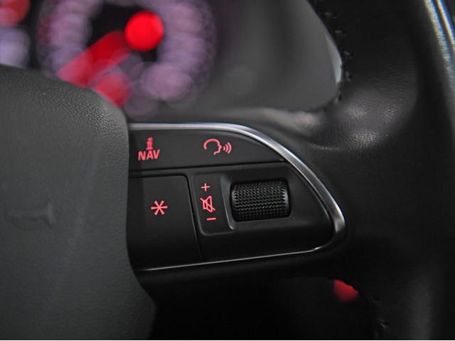 Q3 2.0TFSIクワトロ170PS Sトロニック 4WD 障害物センサー ルーフレール ETC HDDナビ バックカメラ 過給器設定モデル ディスプレイオーディオ 頸部衝撃緩和ヘッドレスト(33枚目)