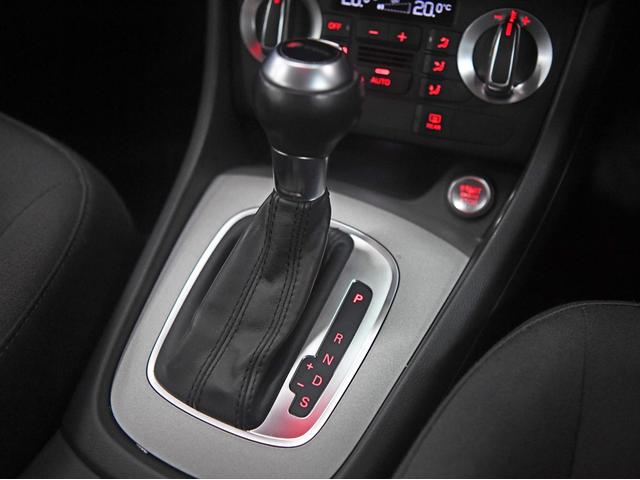 Q3 2.0TFSIクワトロ170PS Sトロニック 4WD 障害物センサー ルーフレール ETC HDDナビ バックカメラ 過給器設定モデル ディスプレイオーディオ 頸部衝撃緩和ヘッドレスト(36枚目)