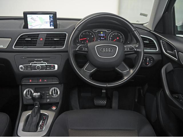 Q3 2.0TFSIクワトロ170PS Sトロニック 4WD 障害物センサー ルーフレール ETC HDDナビ バックカメラ 過給器設定モデル ディスプレイオーディオ 頸部衝撃緩和ヘッドレスト(39枚目)