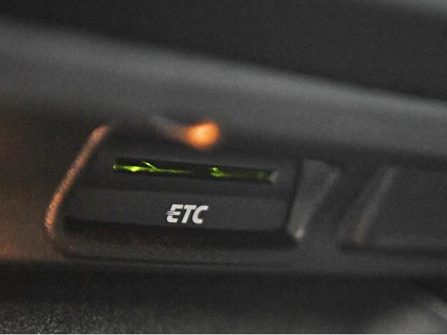 Q3 2.0TFSIクワトロ170PS Sトロニック 4WD 障害物センサー ルーフレール ETC HDDナビ バックカメラ 過給器設定モデル ディスプレイオーディオ 頸部衝撃緩和ヘッドレスト(49枚目)