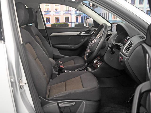 Q3 2.0TFSIクワトロ170PS Sトロニック 4WD 障害物センサー ルーフレール ETC HDDナビ バックカメラ 過給器設定モデル ディスプレイオーディオ 頸部衝撃緩和ヘッドレスト(50枚目)