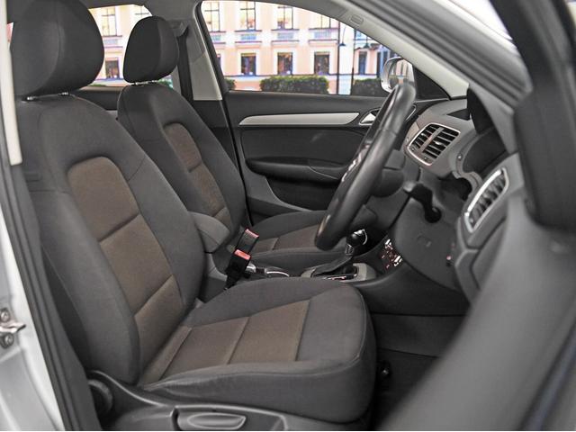 Q3 2.0TFSIクワトロ170PS Sトロニック 4WD 障害物センサー ルーフレール ETC HDDナビ バックカメラ 過給器設定モデル ディスプレイオーディオ 頸部衝撃緩和ヘッドレスト(51枚目)