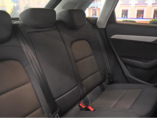 Q3 2.0TFSIクワトロ170PS Sトロニック 4WD 障害物センサー ルーフレール ETC HDDナビ バックカメラ 過給器設定モデル ディスプレイオーディオ 頸部衝撃緩和ヘッドレスト(55枚目)