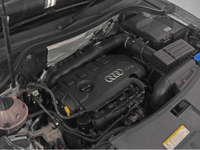Q3 2.0TFSIクワトロ170PS Sトロニック 4WD 障害物センサー ルーフレール ETC HDDナビ バックカメラ 過給器設定モデル ディスプレイオーディオ 頸部衝撃緩和ヘッドレスト(58枚目)