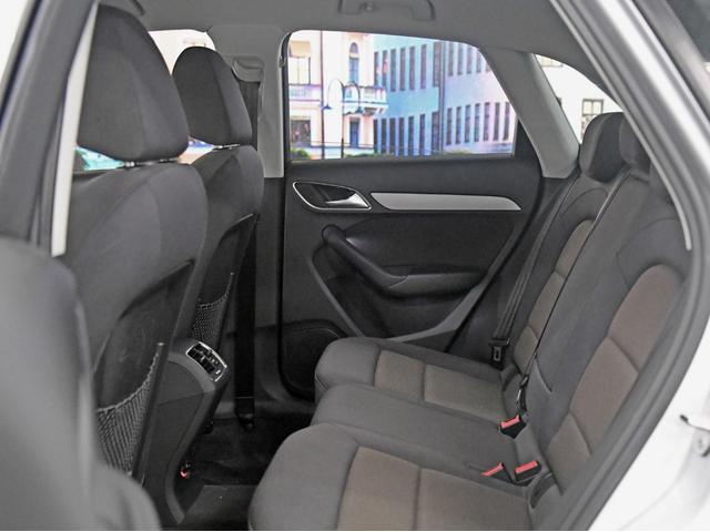 Q3 2.0TFSIクワトロ170PS Sトロニック 4WD 障害物センサー ルーフレール ETC HDDナビ バックカメラ 過給器設定モデル ディスプレイオーディオ 頸部衝撃緩和ヘッドレスト(61枚目)