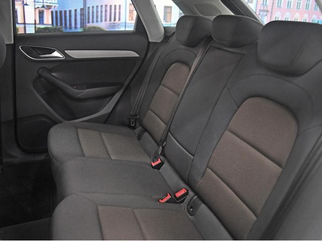 Q3 2.0TFSIクワトロ170PS Sトロニック 4WD 障害物センサー ルーフレール ETC HDDナビ バックカメラ 過給器設定モデル ディスプレイオーディオ 頸部衝撃緩和ヘッドレスト(62枚目)