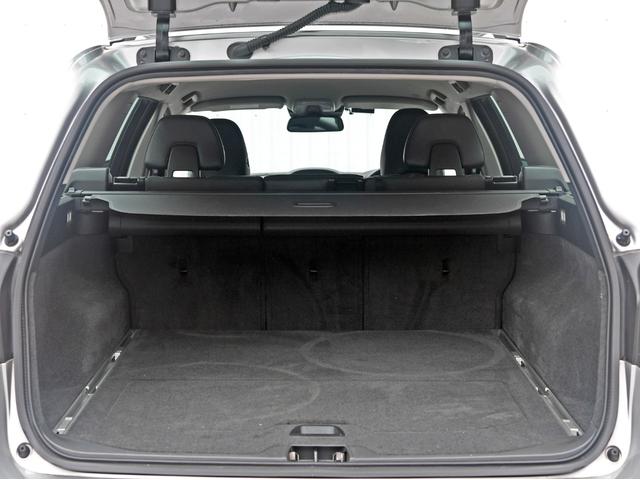 V70 T4 SE ルーフレール 革シート シートヒーター ドライブレコーダー HDDナビ 頸部衝撃緩和ヘッドレスト パワーシート ミュージックサーバー(6枚目)