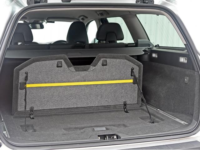 V70 T4 SE ルーフレール 革シート シートヒーター ドライブレコーダー HDDナビ 頸部衝撃緩和ヘッドレスト パワーシート ミュージックサーバー(8枚目)