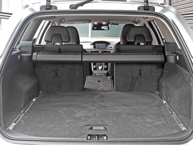 V70 T4 SE ルーフレール 革シート シートヒーター ドライブレコーダー HDDナビ 頸部衝撃緩和ヘッドレスト パワーシート ミュージックサーバー(19枚目)