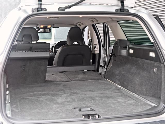 V70 T4 SE ルーフレール 革シート シートヒーター ドライブレコーダー HDDナビ 頸部衝撃緩和ヘッドレスト パワーシート ミュージックサーバー(21枚目)