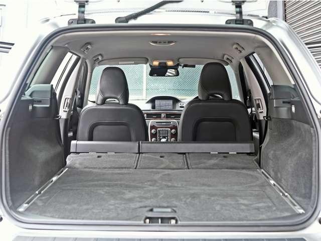 V70 T4 SE ルーフレール 革シート シートヒーター ドライブレコーダー HDDナビ 頸部衝撃緩和ヘッドレスト パワーシート ミュージックサーバー(22枚目)