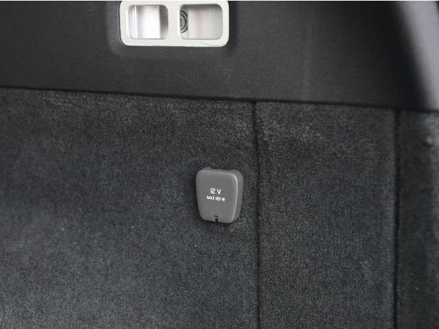 V70 T4 SE ルーフレール 革シート シートヒーター ドライブレコーダー HDDナビ 頸部衝撃緩和ヘッドレスト パワーシート ミュージックサーバー(27枚目)