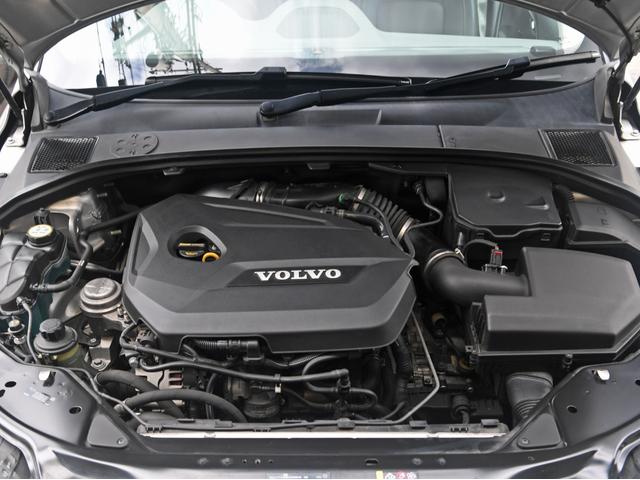 V70 T4 SE ルーフレール 革シート シートヒーター ドライブレコーダー HDDナビ 頸部衝撃緩和ヘッドレスト パワーシート ミュージックサーバー(37枚目)