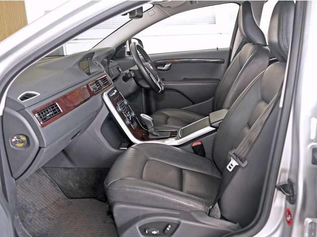 V70 T4 SE ルーフレール 革シート シートヒーター ドライブレコーダー HDDナビ 頸部衝撃緩和ヘッドレスト パワーシート ミュージックサーバー(40枚目)