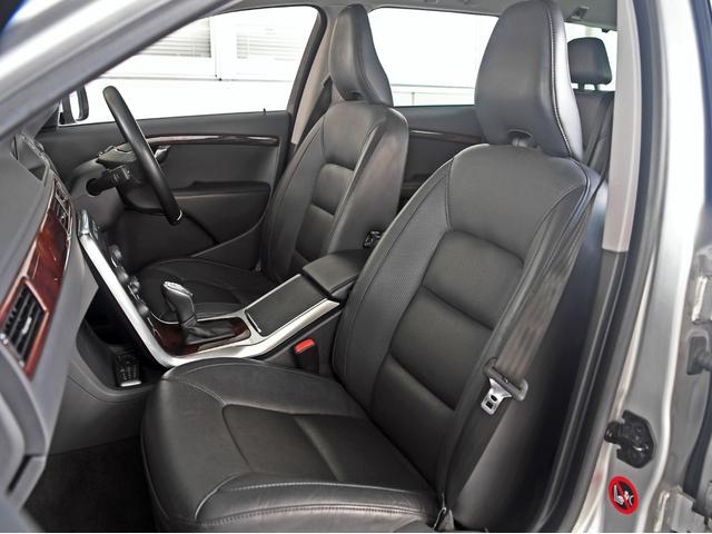 V70 T4 SE ルーフレール 革シート シートヒーター ドライブレコーダー HDDナビ 頸部衝撃緩和ヘッドレスト パワーシート ミュージックサーバー(43枚目)