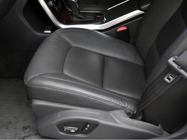 V70 T4 SE ルーフレール 革シート シートヒーター ドライブレコーダー HDDナビ 頸部衝撃緩和ヘッドレスト パワーシート ミュージックサーバー(46枚目)