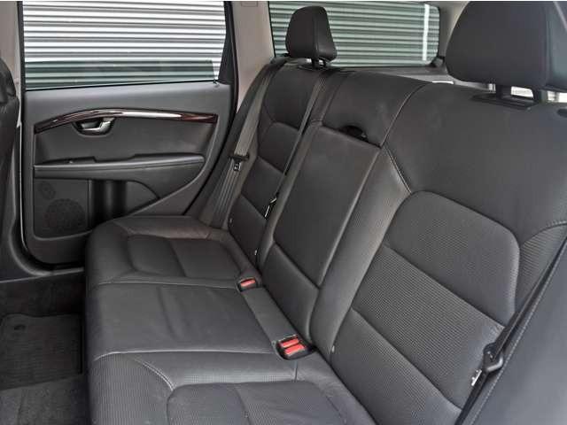 V70 T4 SE ルーフレール 革シート シートヒーター ドライブレコーダー HDDナビ 頸部衝撃緩和ヘッドレスト パワーシート ミュージックサーバー(49枚目)