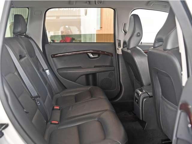 V70 T4 SE ルーフレール 革シート シートヒーター ドライブレコーダー HDDナビ 頸部衝撃緩和ヘッドレスト パワーシート ミュージックサーバー(55枚目)