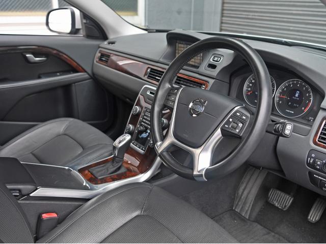 V70 T4 SE ルーフレール 革シート シートヒーター ドライブレコーダー HDDナビ 頸部衝撃緩和ヘッドレスト パワーシート ミュージックサーバー(61枚目)