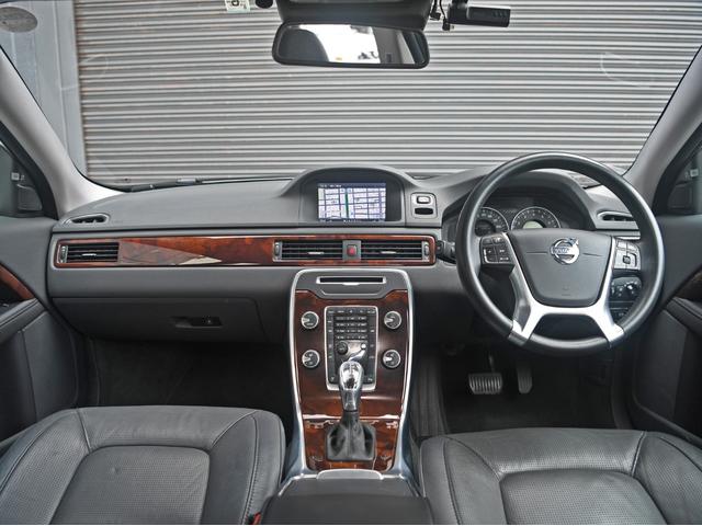 V70 T4 SE ルーフレール 革シート シートヒーター ドライブレコーダー HDDナビ 頸部衝撃緩和ヘッドレスト パワーシート ミュージックサーバー(62枚目)