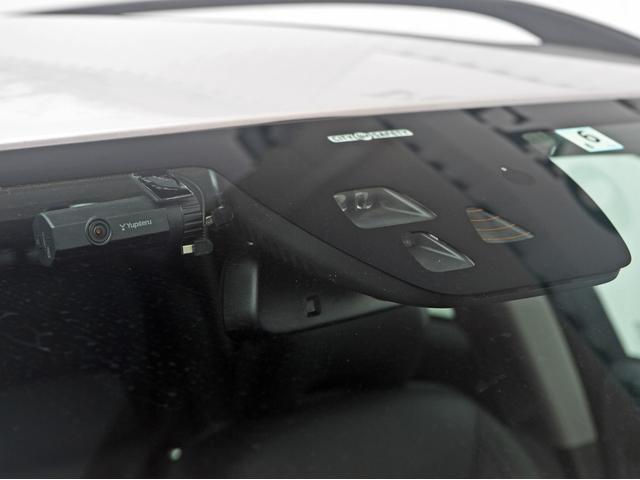 V70 T4 SE ルーフレール 革シート シートヒーター ドライブレコーダー HDDナビ 頸部衝撃緩和ヘッドレスト パワーシート ミュージックサーバー(67枚目)