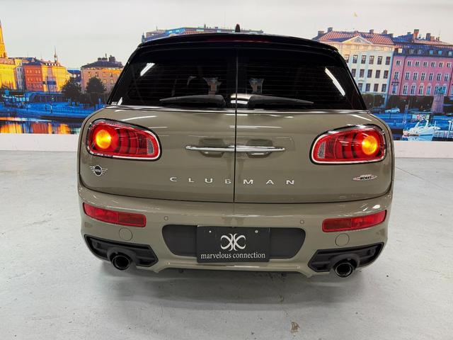 MINI ジョンクーパーワークス クラブマン 4WD 黒革 マルチディスプレイメーター 純正ナビ バックカメラ ACC ヘッドアップディスプレイ ユニオンジャックテール ETC パワーシート フロントシートヒーター パドルシフト(2枚目)