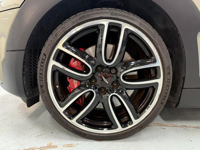 MINI ジョンクーパーワークス クラブマン 4WD 黒革 マルチディスプレイメーター 純正ナビ バックカメラ ACC ヘッドアップディスプレイ ユニオンジャックテール ETC パワーシート フロントシートヒーター パドルシフト(18枚目)