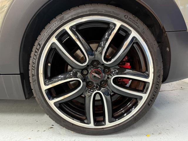 MINI ジョンクーパーワークス クラブマン 4WD 黒革 マルチディスプレイメーター 純正ナビ バックカメラ ACC ヘッドアップディスプレイ ユニオンジャックテール ETC パワーシート フロントシートヒーター パドルシフト(19枚目)