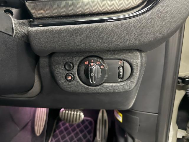 MINI ジョンクーパーワークス クラブマン 4WD 黒革 マルチディスプレイメーター 純正ナビ バックカメラ ACC ヘッドアップディスプレイ ユニオンジャックテール ETC パワーシート フロントシートヒーター パドルシフト(31枚目)