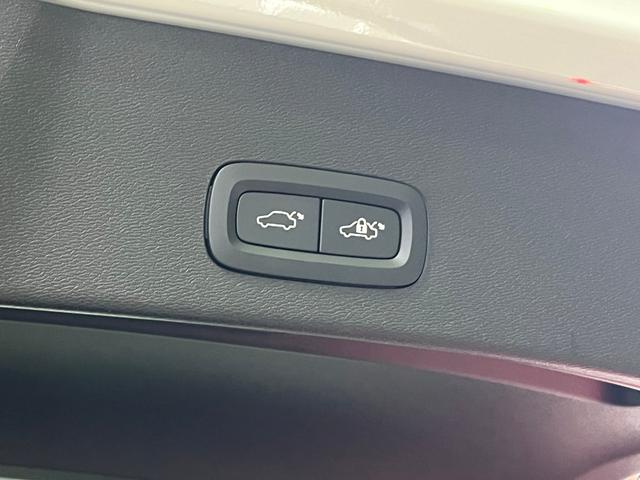 C40リチャージ リチャージ アルティメットシングルモーター アルティメット シングルモーター 禁煙車 サンルーフ 全方位カメラ ナビ ETC ドライブレコーダー レーンアシスト パークアシスト(18枚目)