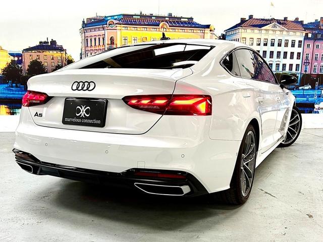 A5スポーツバック ブラックスタイルプラス 限定車 ワンオーナー マトリクスLED ETC 純正アルミホイール ワイヤレスチャージング(3枚目)